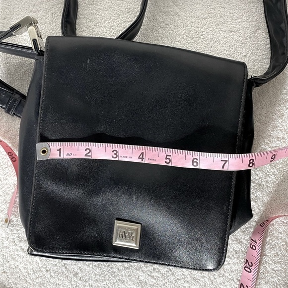 5/$25 Guess Black Faux Leather Cross Body Bag Purse - Picture 15 of 16